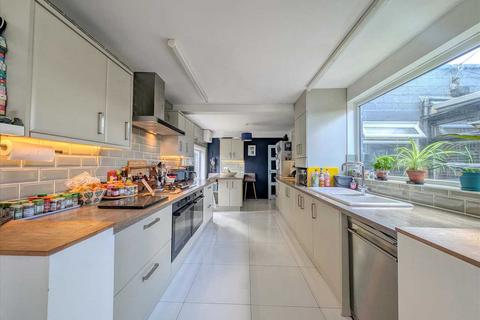 2 bedroom detached bungalow for sale, Brightlingsea CO7