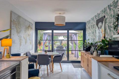 2 bedroom detached bungalow for sale, Brightlingsea CO7
