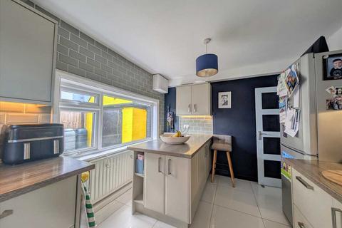 2 bedroom detached bungalow for sale, Brightlingsea CO7