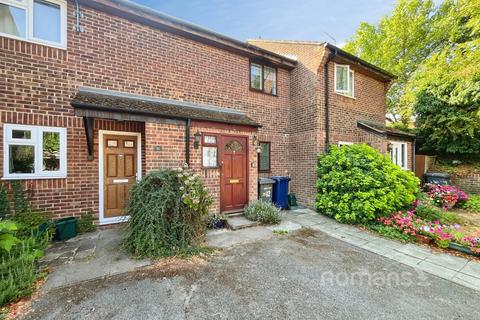 2 bedroom terraced house for sale, The Buntings, Weydon Lane, Farnham
