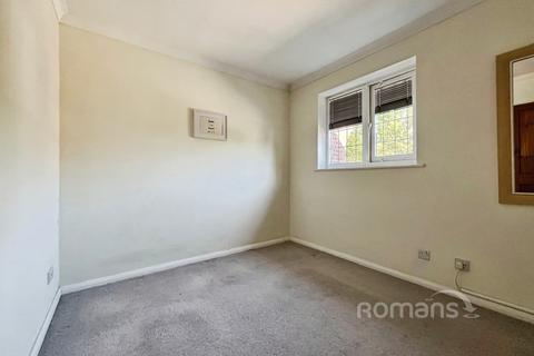 2 bedroom terraced house for sale, The Buntings, Weydon Lane, Farnham