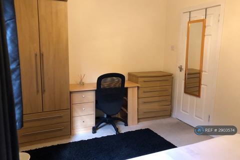 2 bedroom flat to rent, St John Street, Stirling, FK8