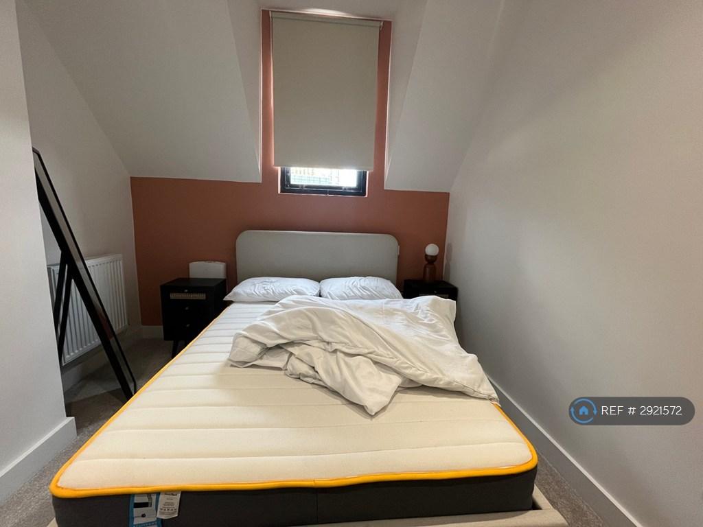 Apartment in Leeds, West Yorkshire - View 3