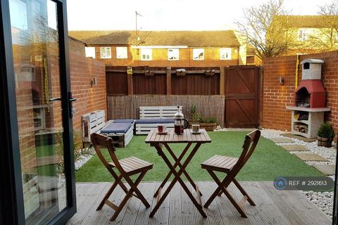 2 bedroom end of terrace house to rent, Vernon Walk, Northampton, NN1
