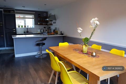 2 bedroom end of terrace house to rent, Vernon Walk, Northampton, NN1