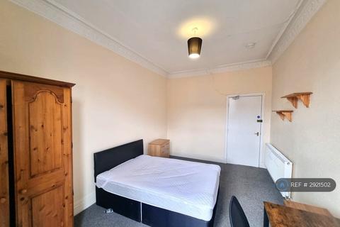 4 bedroom flat to rent, Hyndland Street, Glasgow, G11