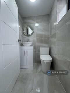 2 bedroom flat to rent, Staines Road, Feltham, TW14