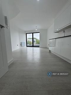 2 bedroom flat to rent, Staines Road, Feltham, TW14