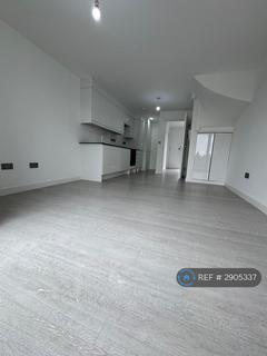 2 bedroom flat to rent, Staines Road, Feltham, TW14