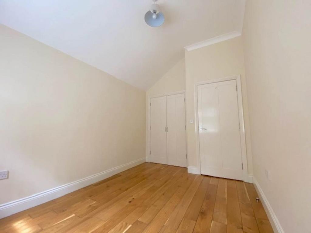 Apartment in Cambridge, Lynfield Court, Chesterton - View 5
