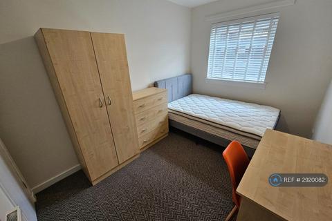 4 bedroom terraced house to rent, Abercromby Street, Glasgow, G40