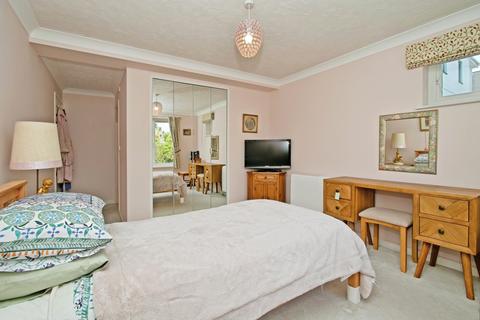 2 bedroom flat for sale, Carnes Court, Emslie Road, Falmouth, Cornwall, TR11