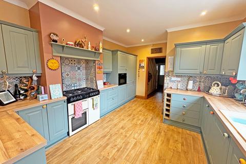 4 bedroom semi-detached house for sale, Hoylake Drive, Skegness, Lincolnshire, PE25 1AB