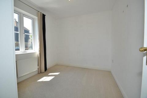 3 bedroom semi-detached house to rent, Poltair Road, Penryn, TR10
