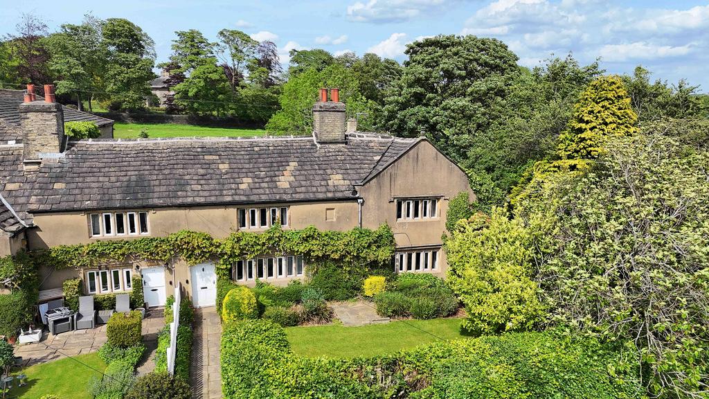 4 bedroom cottage for sale