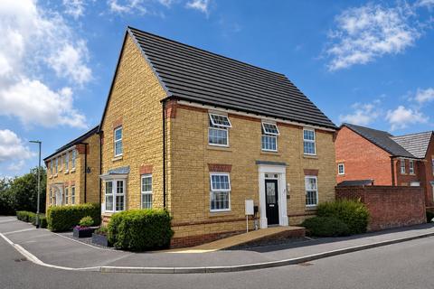 4 bedroom detached house for sale, Cheviot Road, Westbury