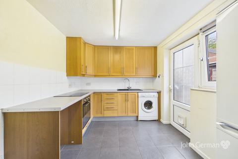 2 bedroom townhouse for sale, Burdock Close, Oakwood