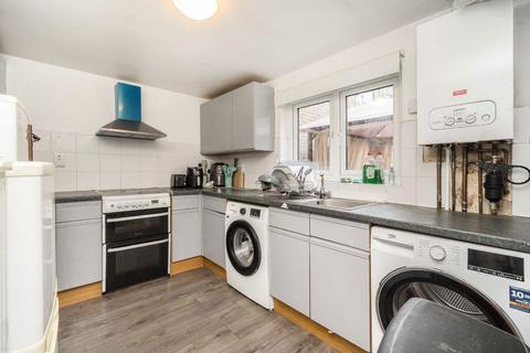 6 bedroom terraced house to rent, Ennis Road, London N4