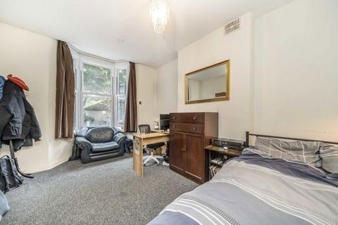 6 bedroom terraced house to rent, Ennis Road, London N4