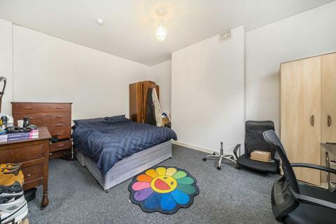 6 bedroom terraced house to rent, Ennis Road, London N4