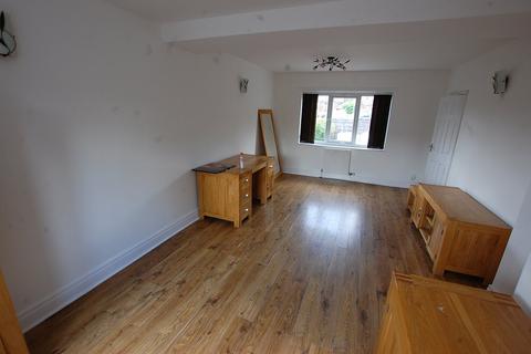 4 bedroom semi-detached house to rent, Borrowdale Crescent, Greater Manchester OL7