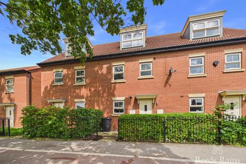 4 bedroom terraced house for sale, Maybury Road, East Yorkshire HU9