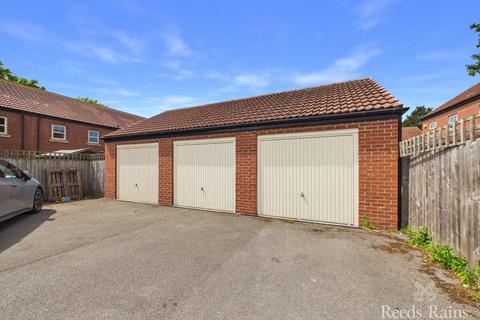 4 bedroom terraced house for sale, Maybury Road, East Yorkshire HU9