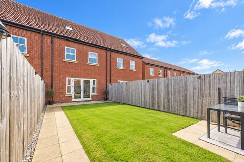 4 bedroom terraced house for sale, Maybury Road, East Yorkshire HU9
