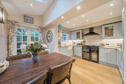 3 bedroom terraced house for sale, Holden Street, Battersea, London, SW11