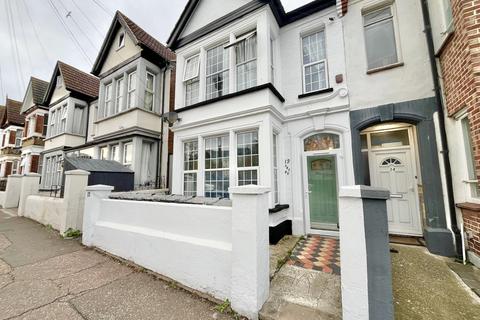 Studio to rent, Chancellor Road, Southend-on-Sea, SS1
