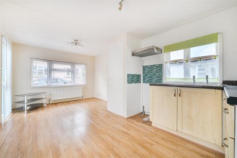 1 bedroom park home for sale, Kingsway Park, Tower Lane, Warmley, Bristol