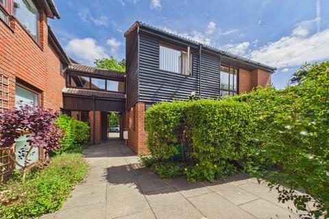 2 bedroom apartment for sale, Tadworth