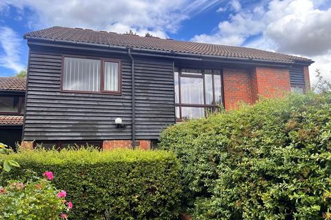 2 bedroom apartment for sale, Heathwood, Tadworth
