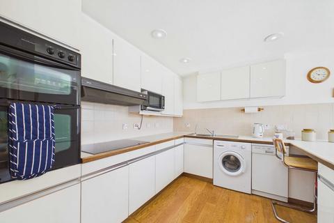 2 bedroom apartment for sale, Heathwood, Tadworth