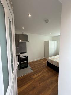 Property to rent, Tilekiln Close, Waltham Cross EN7