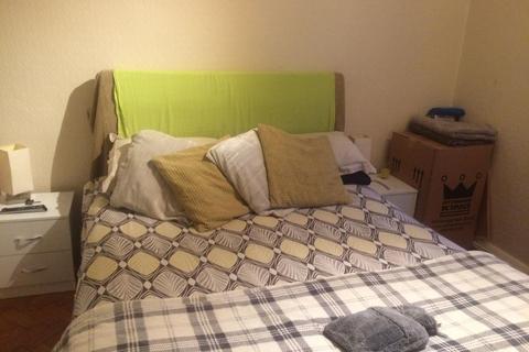 1 bedroom house of multiple occupation to rent, Mill Hill Broadway , London NW7
