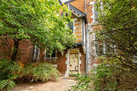 Terraced house - St Judes Close, Southsea