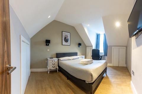 2 bedroom apartment to rent, Sanders Lane, London NW7