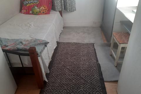 House share to rent, Inwood Road,  HOUNSLOW, TW3