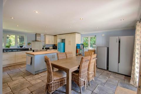 5 bedroom detached house for sale, Tenterden Road, Biddenden, Kent, TN27 8BH