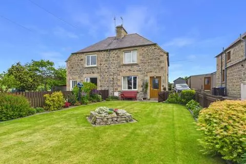 2 bedroom semi-detached house for sale