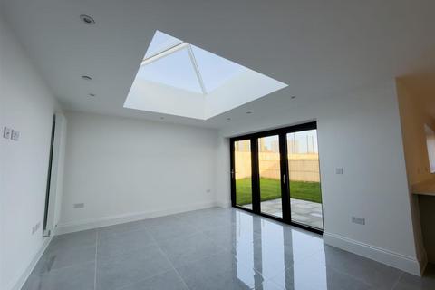 undefined, The Caerleon - The Willows, Olchfa, Sketty, Swansea