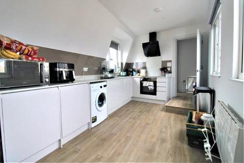 1 bedroom apartment to rent, Lower Addiscombe Road, Croydon, Surrey, CR0