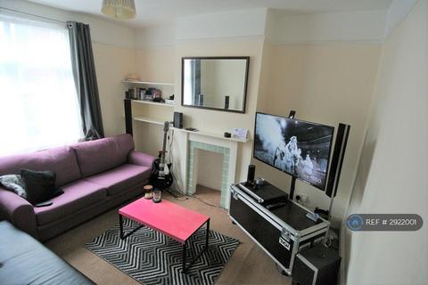 4 bedroom semi-detached house to rent, Drummond Road, Guildford, GU1
