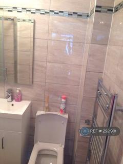 1 bedroom in a house share to rent, Great West Road, Middlesex, TW5