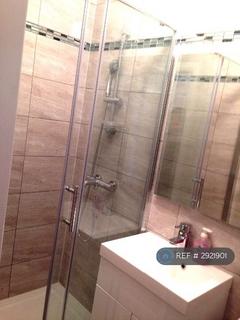 1 bedroom in a house share to rent, Great West Road, Middlesex, TW5