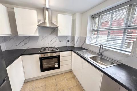 2 bedroom house to rent, Fletcher Close, Beckton