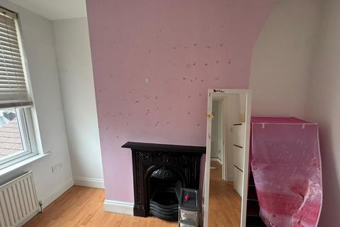 4 bedroom terraced house to rent, Alexandra Road, Hounslow