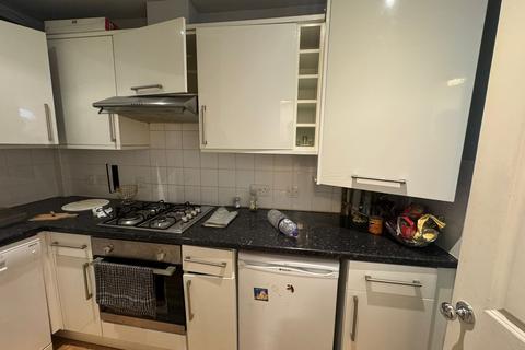 4 bedroom terraced house to rent, Alexandra Road, Hounslow