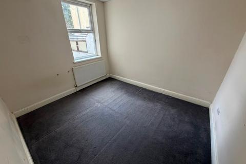 2 bedroom flat to rent, London E12